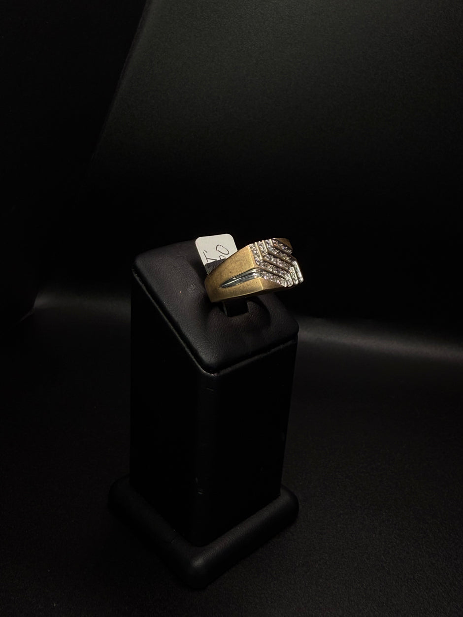 Men's Ring 10KT and diamond