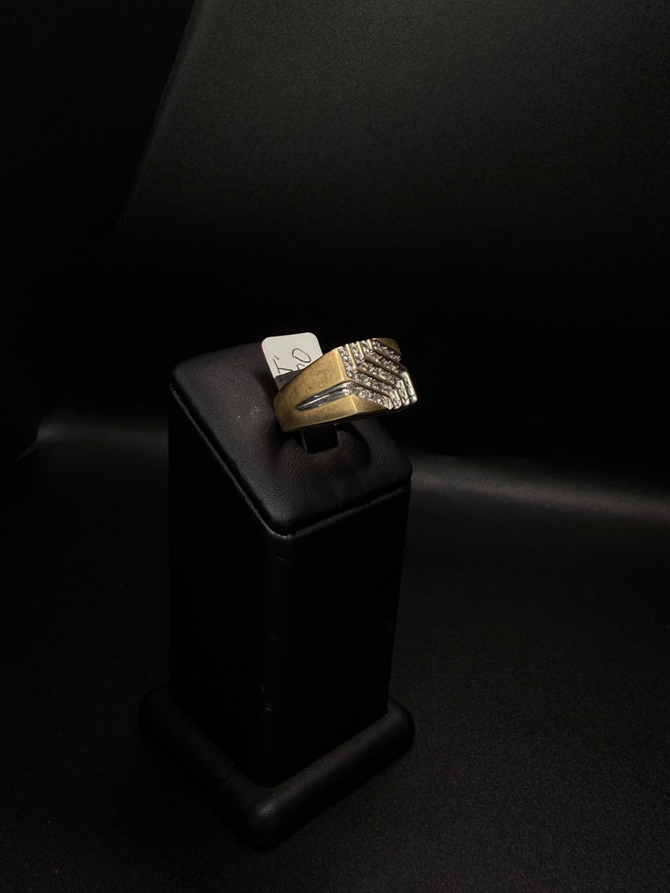 Men's Ring 10KT and diamond