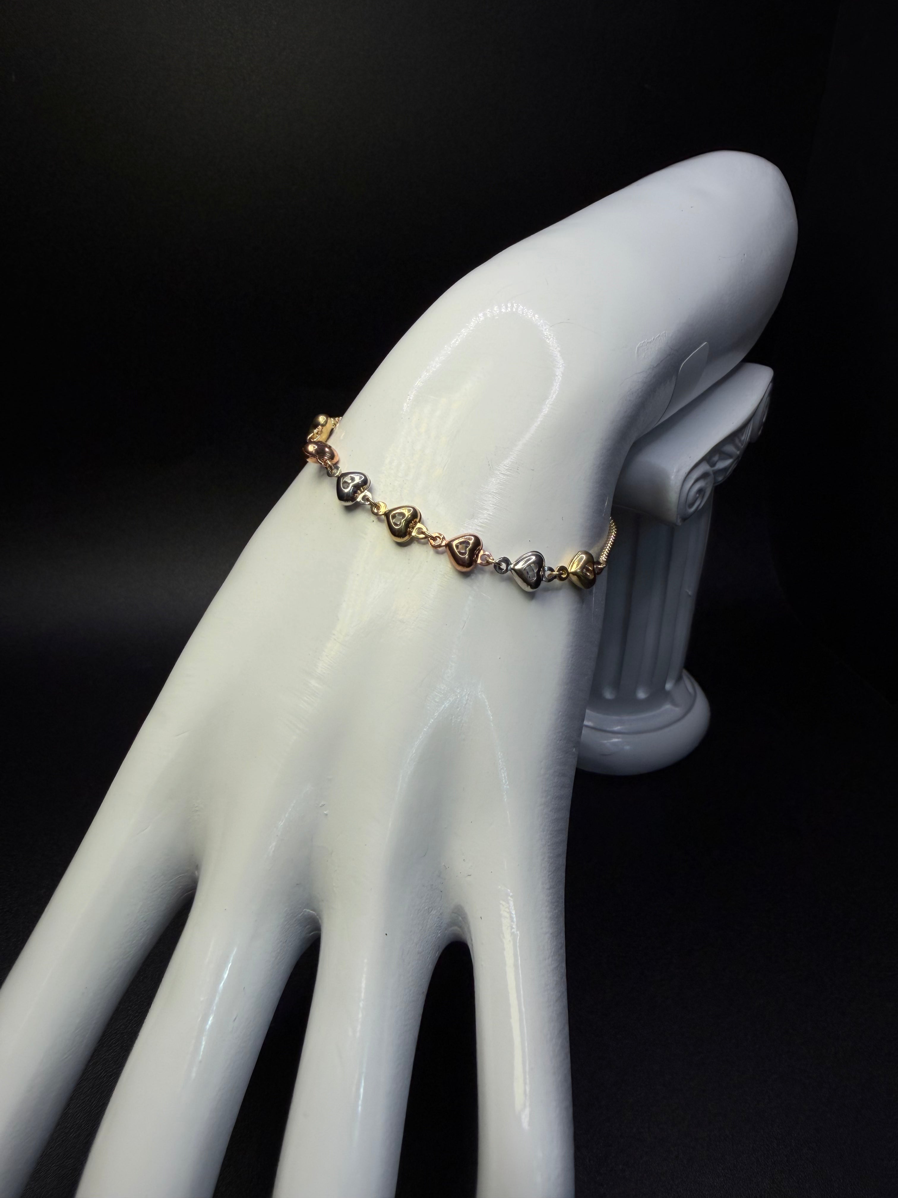 Delicate Heart Link Bracelet
