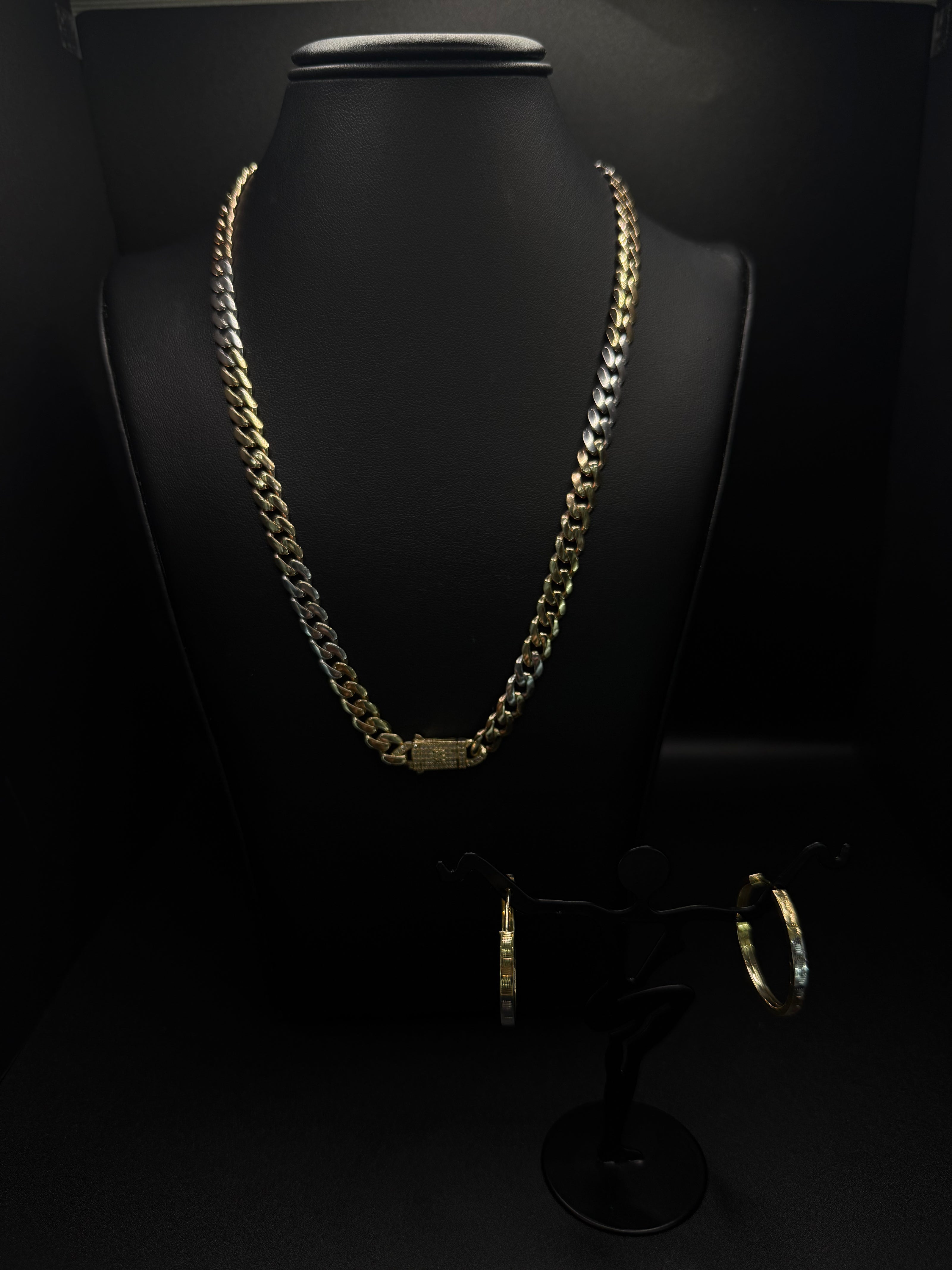 14k Gold Chocker