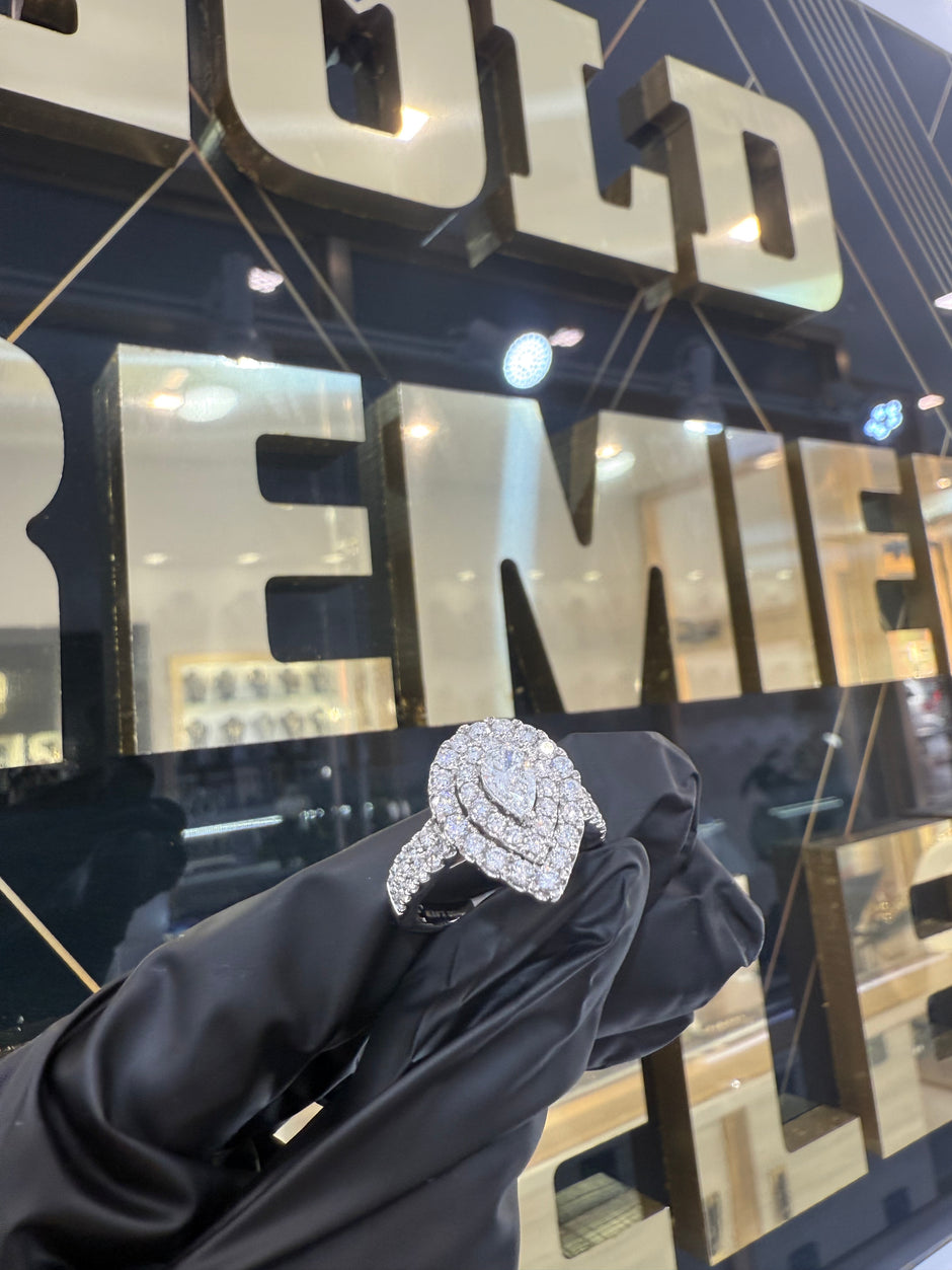 10KT GOLD DIAMONDS RING