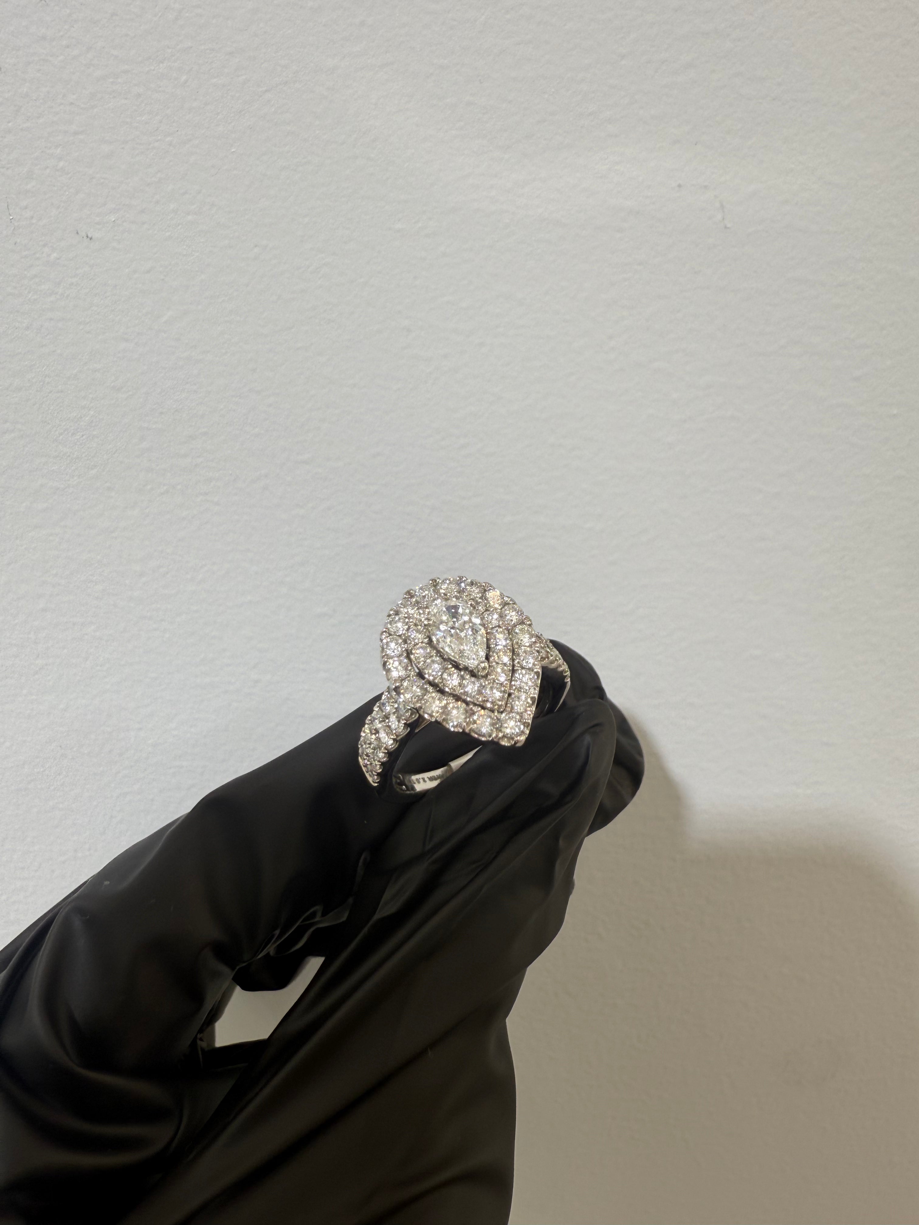 10KT GOLD DIAMONDS RING