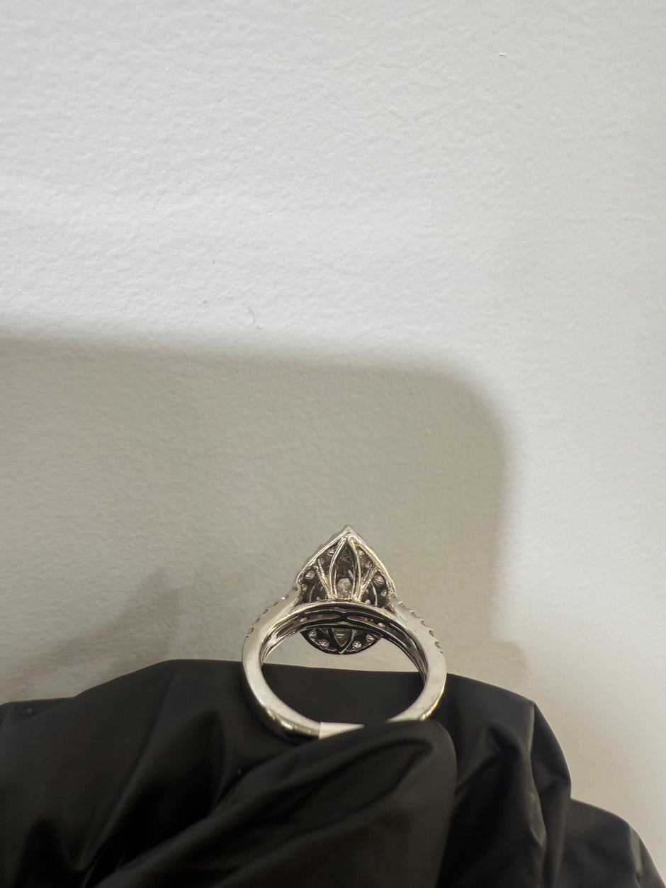 10KT GOLD DIAMONDS RING