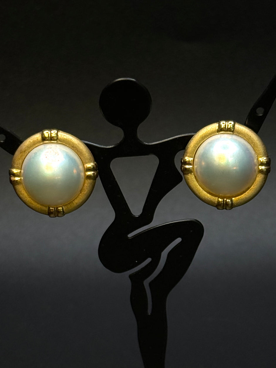 Golden Grace Pearls Earrings