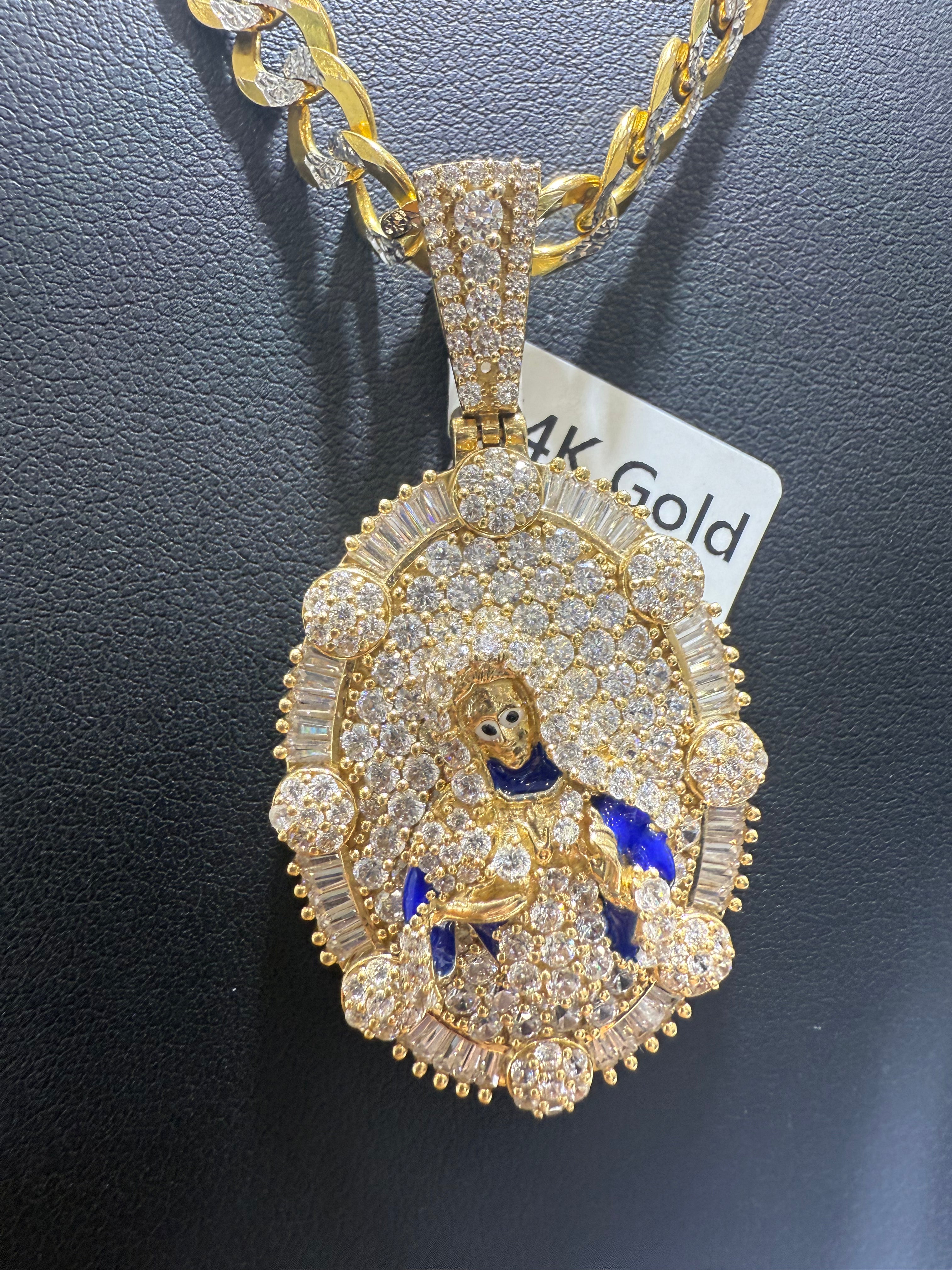 Cuban Solid with Virgin Mary Pendant