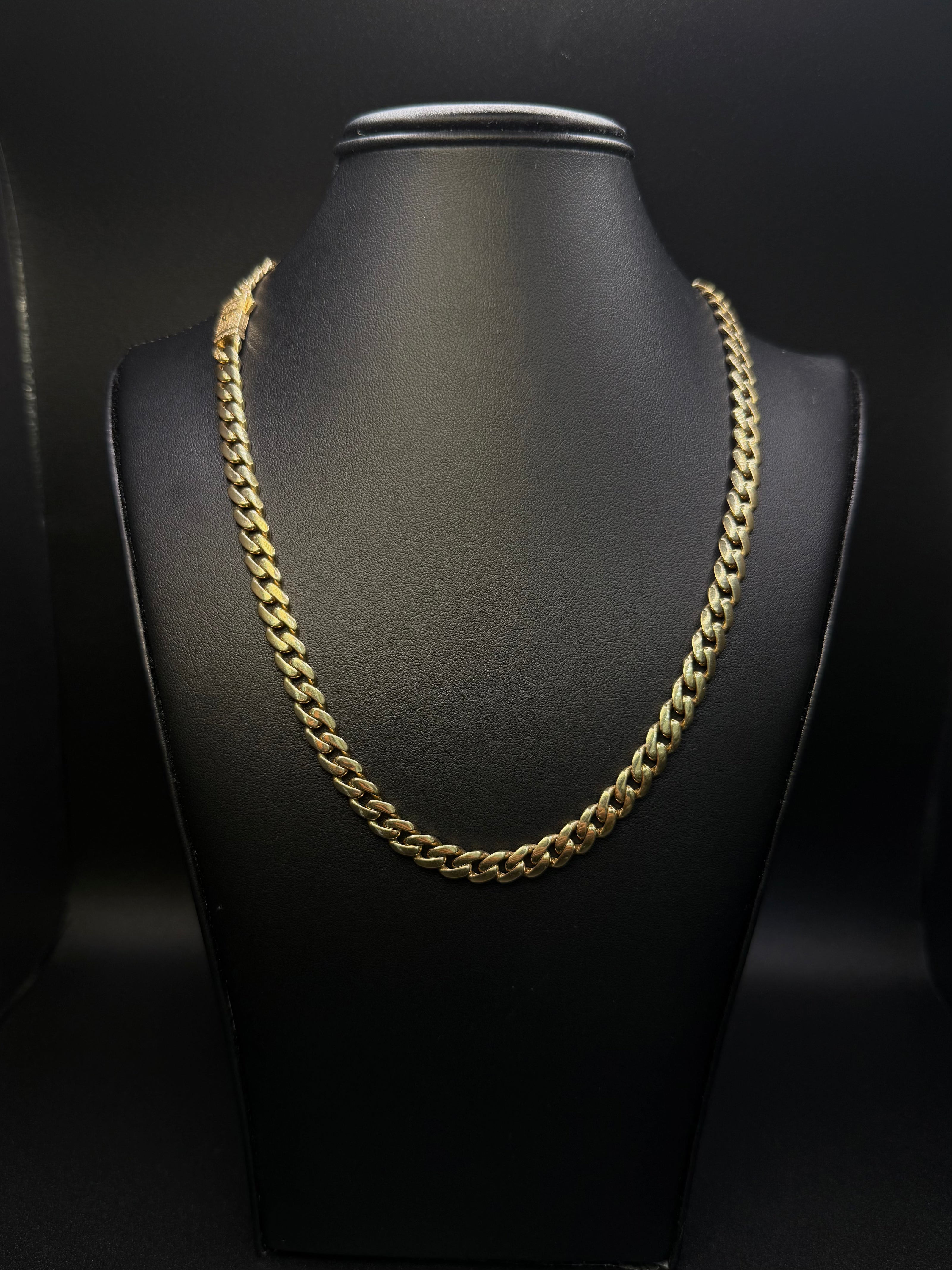 14k Gold Chocker