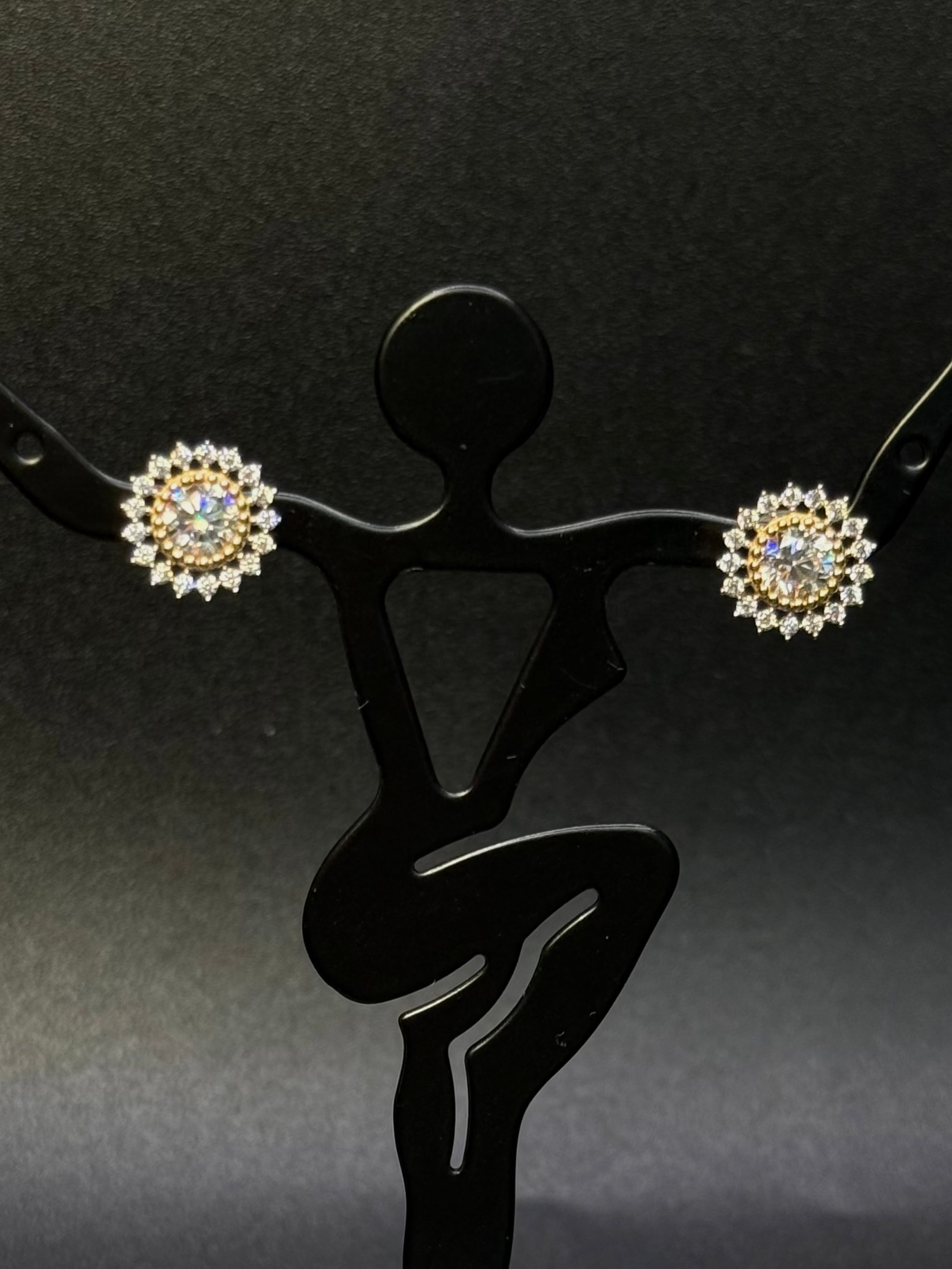 14KT Gold Floral Design Studs